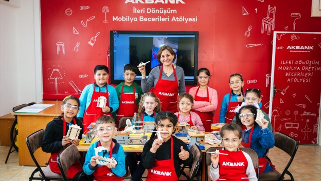Akbank "Dönüşümde Gelecek Var" projesiyle çocukların eğitim deneyimini iyileştiriyor