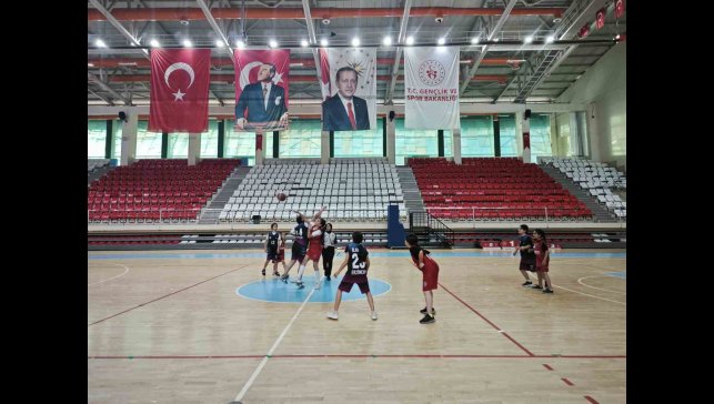 Erzincan'da 23 Nisan Basketbol heyecanı yaşandı