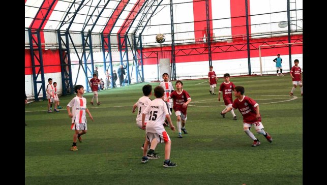 Ağrı'da 1022 öğrenci sahada 23 Nisan için mücadele etti