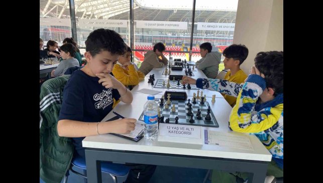 Erzincan'da satranç turnuvası