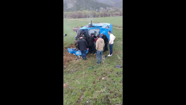 Yurtiçi Kargo aracı takla attı: 4 yaralı