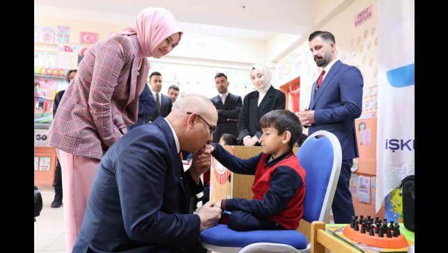 Ağrı'da eğitime dokunan proje: Binlerce öğrenci sıralarına kavuştu