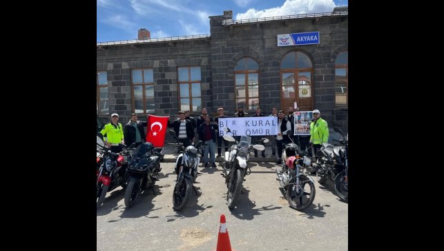 Akyaka'da motosiklet sürücüleri "Bir Kural Bir Ömür" Projesi ile bilgilendirildi