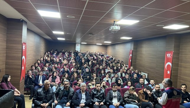 Yüksekova'da öğretmenlere "afet ve acil durum eğitimi" verildi