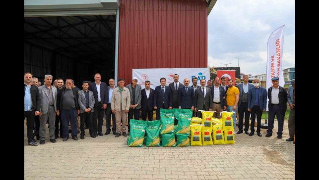 Bingöl'de çiftçilere yüzde 70 hibeli yem bitkisi tohumu dağıtıldı