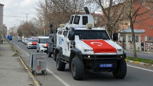 Ağrı'da anaokulu öğrencileri polis araçlarıyla şehir turu yaptı