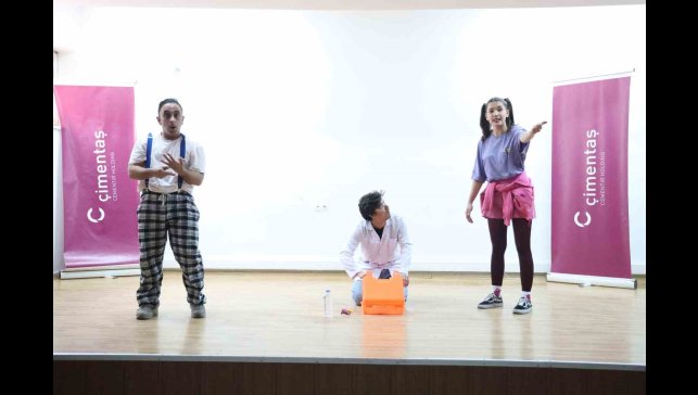 Elazığ'da öğrencilere deprem bilinci tiyatro ile aşılandı