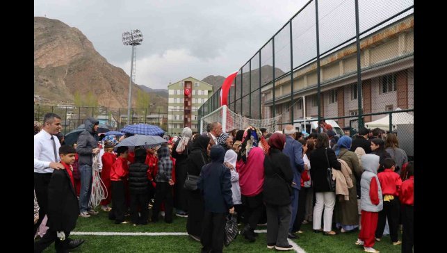 23 Nisan kutlamalarına yağmur engeli