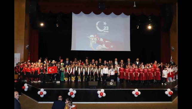 Atatürk Üniversitesi'nde 23 Nisan coşkusu