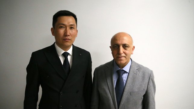 Malatya Turgut Özal Tıp Merkezi'nde Kırgız hekimler eğitim alıyor