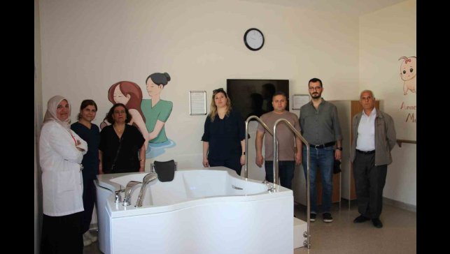 Kahta Devlet Hastanesi yetkilileri Elazığ'da suda doğum ünitesini inceledi