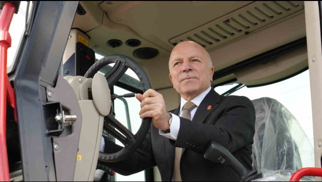 Başkan Sekmen; "Bu yatırım sadece bir araç teslimi değildir, Erzurum'un geleceğine olan inancımızdır"