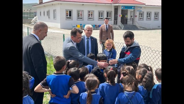 Tutak'ta ağaç dikim etkinliği yapıldı