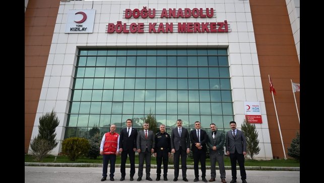 Vali Çiftçi, Doğu Anadolu Bölge Kan Merkezi'ni ziyaret etti