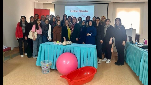 Gebe okullarında görevli sağlık çalışanlarına "Doğuma Hazırlık Eğitimi" düzenlendi
