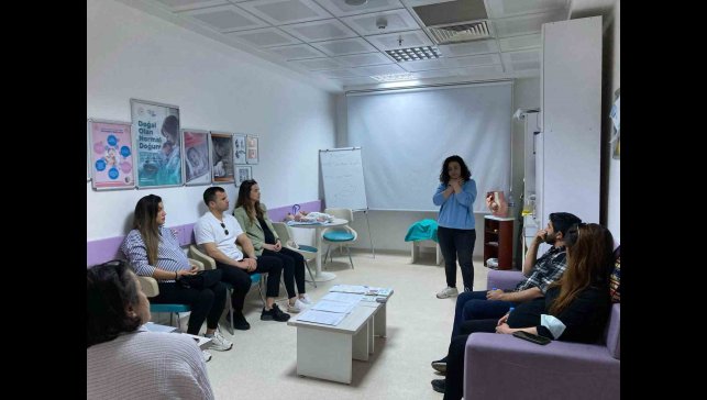 Tunceli'de Gebe Okulunda anne ve baba adaylarına Heimlich manevrası eğitimi