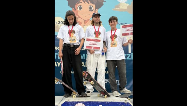 Mattia Ahmet Minguzzi Kaykay Şampiyonası'nı Berke Dikişçioğlu kazandı
