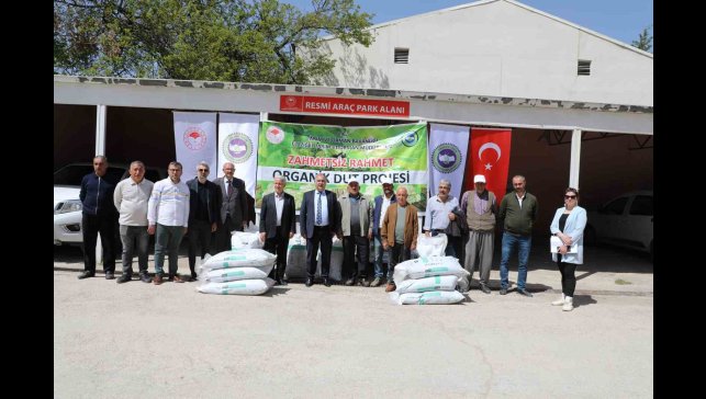 Elazığ'da üreticilere 2,5 ton gübre dağıtıldı