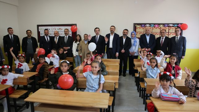 Bitlis'te yapımı tamamlanan 12 derslikli okul hizmete açıldı