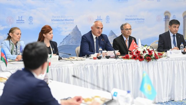 Bakan Ersoy, EİT'in Erzurum'daki 6. Turizm Bakanları Toplantısı'na başkanlık yaptı