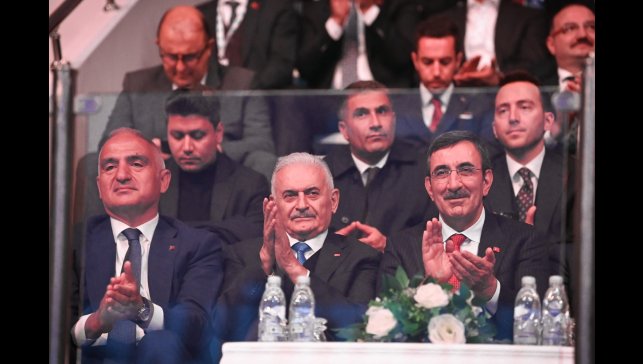 Bakan Ersoy: "Erzurum, geçmişle geleceği, Doğu ile Batı'yı birleştiren canlı bir köprüdür"