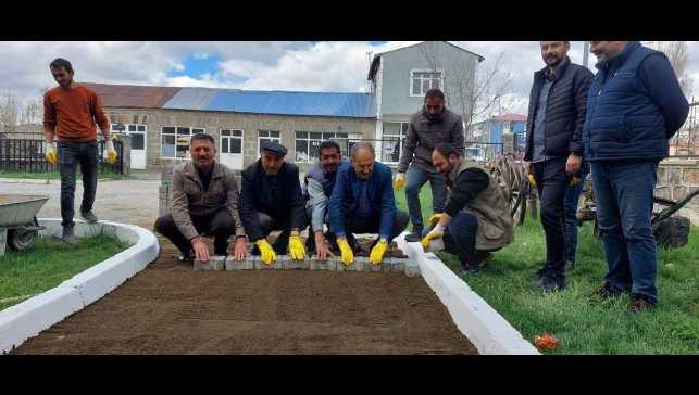 Arpaçay'da yol yapım çalışmaları başladı