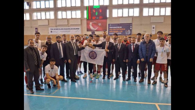 Atatürk Üniversitesi salon futbolunda birincilik ve ikincilik elde etti