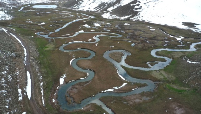 Ağrı'nın ovalarında bahar, dağlarında ise kış hüküm sürüyor
