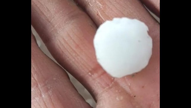 Arapgir'de dolu yağışı etkili oldu