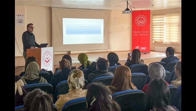 Ardahan'da Türkiye aile yüzyılı kapsamında söyleşi düzenlendi