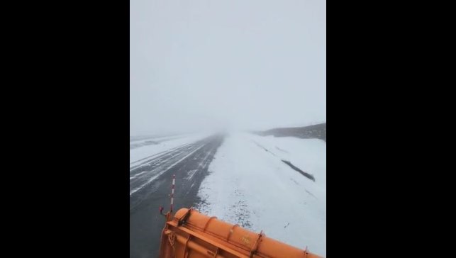 Ardahan-Çıldır kara yolunda kar yağışı etkili oldu