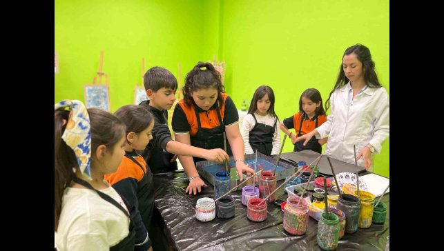 "Ebru Sanatı" gençlerle can buluyor