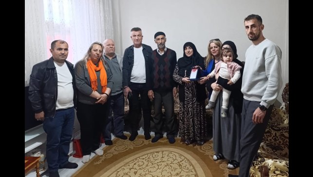 Vatan için evladını feda eden anne, yılın annesi seçildi