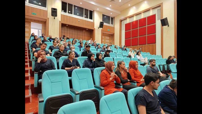 Elazığ'da sağlık çalışanlarına aşı ve transferleri hakkında bilgi verildi