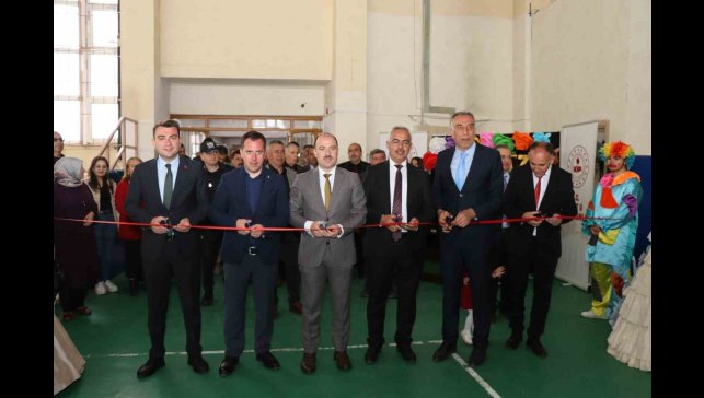 Oltu'da ev hanımlarına mesleki eğitim desteği