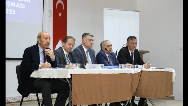 Van Büyükşehir Belediyesinin muhtarlar toplantısı devam ediyor