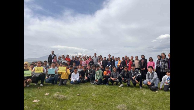 Göldüzü Köyü Ortaokulundan Arin Gölü'nde örnek temizlik etkinliği