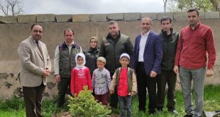Doğubayazıt’ta Minik Ellerle Fidanlar Toprakla Buluştu