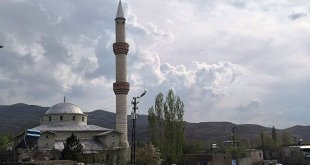 Doğubayazıt’ta Yıldırımdan Zarar Gören Bilal-i Habeşi Camii Minaresinin Onarımı Tamamlandı