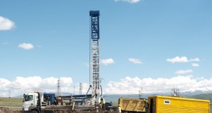 Ağrı Murat Köyü’nde İçme Suyu Sondaj Çalışması Sürüyor