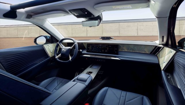 DS Automobiles'in yeni otomobili 8 Mayıs Fransa Zafer Günü'nde sahneye çıktı