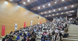 Ağrı İbrahim Çeçen Üniversitesi'nde Hemşireler Günü kutlandı