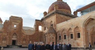 MEB heyetinden İshak Paşa Sarayı'na ziyaret