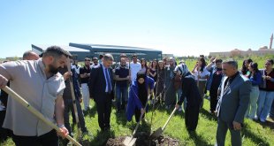 AİÇÜ Yerleşkesine 100 Meyve Ağacı Fidanı Dikildi