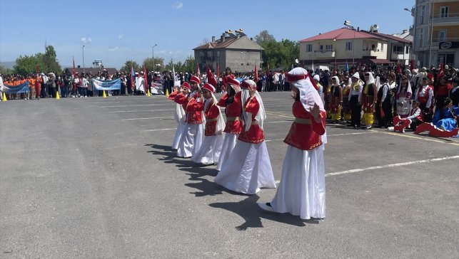 Malazgirt'te 19 Mayıs Atatürk'ü Anma, Gençlik ve Spor Bayramı kutlandı