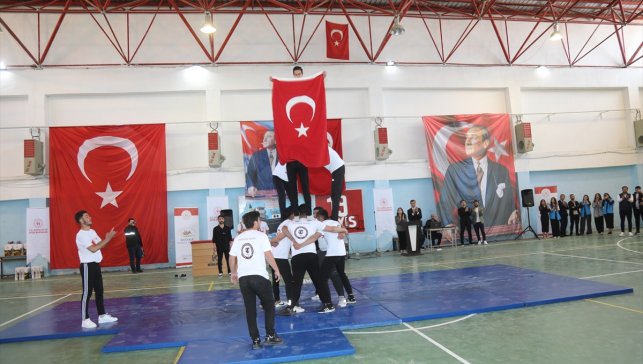 Başkale'de 19 Mayıs Atatürk'ü Anma, Gençlik ve Spor Bayramı Kutlandı