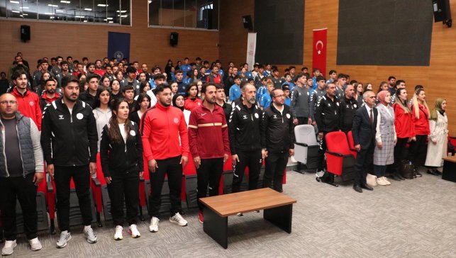 Erzurum ve Erzincan'da, 19 Mayıs Atatürk'ü Anma, Gençlik ve Spor Bayramı kutlandı