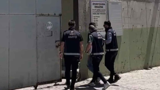 Ağrı'da Hırsızlık Suçlarından Aranan ve 59 Yıl 7 Gün Hapis Cezası Bulunan 12 Hükümlü Yakalandı