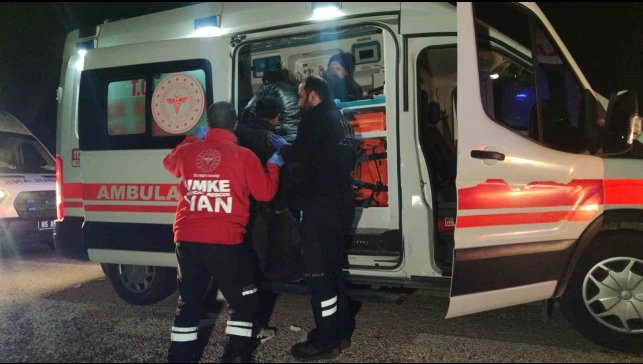 Van'da yolcu otobüsü devrildi: 28 yaralı