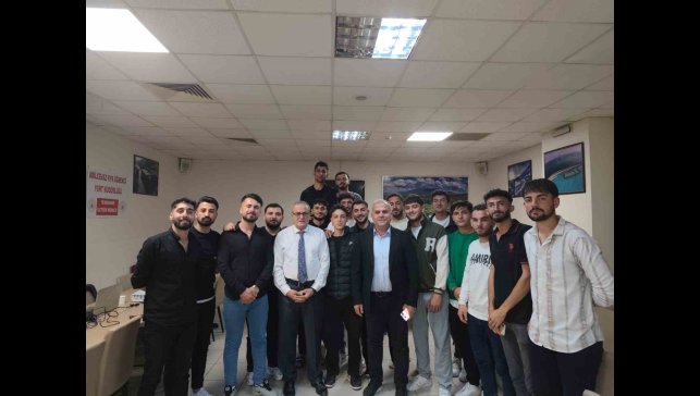 'Yaşayan İnsan Hazinesi' Birol, öğrencilerle bir araya geldi